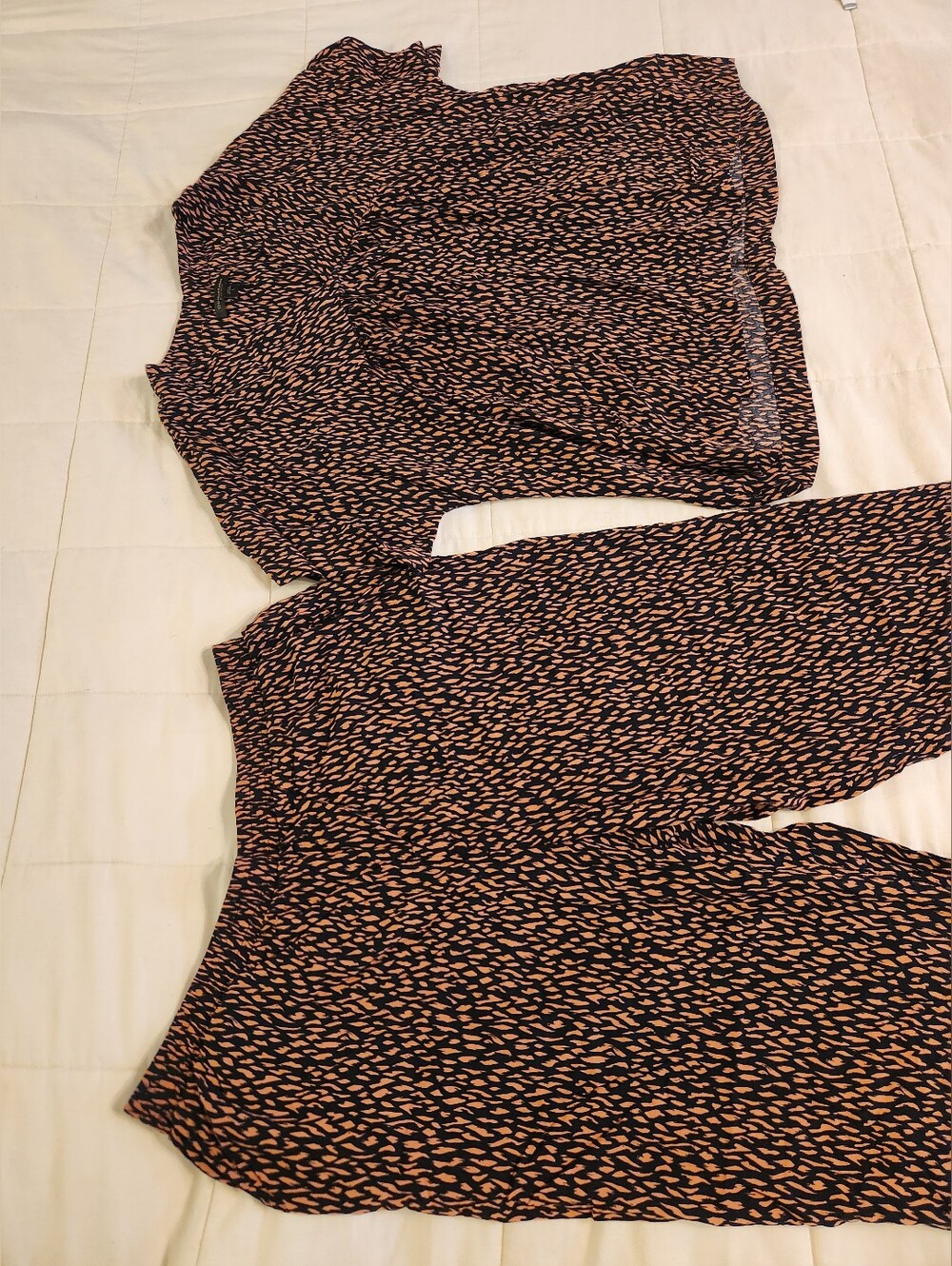 Donna Karan 2pc Pajama Set Top & Bottom Sleepwear, Sz L, Brown Animal Print EUC